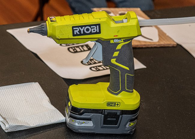 ../previews/016-Ryobi_Glue_Gun.jpg.medium.jpeg
